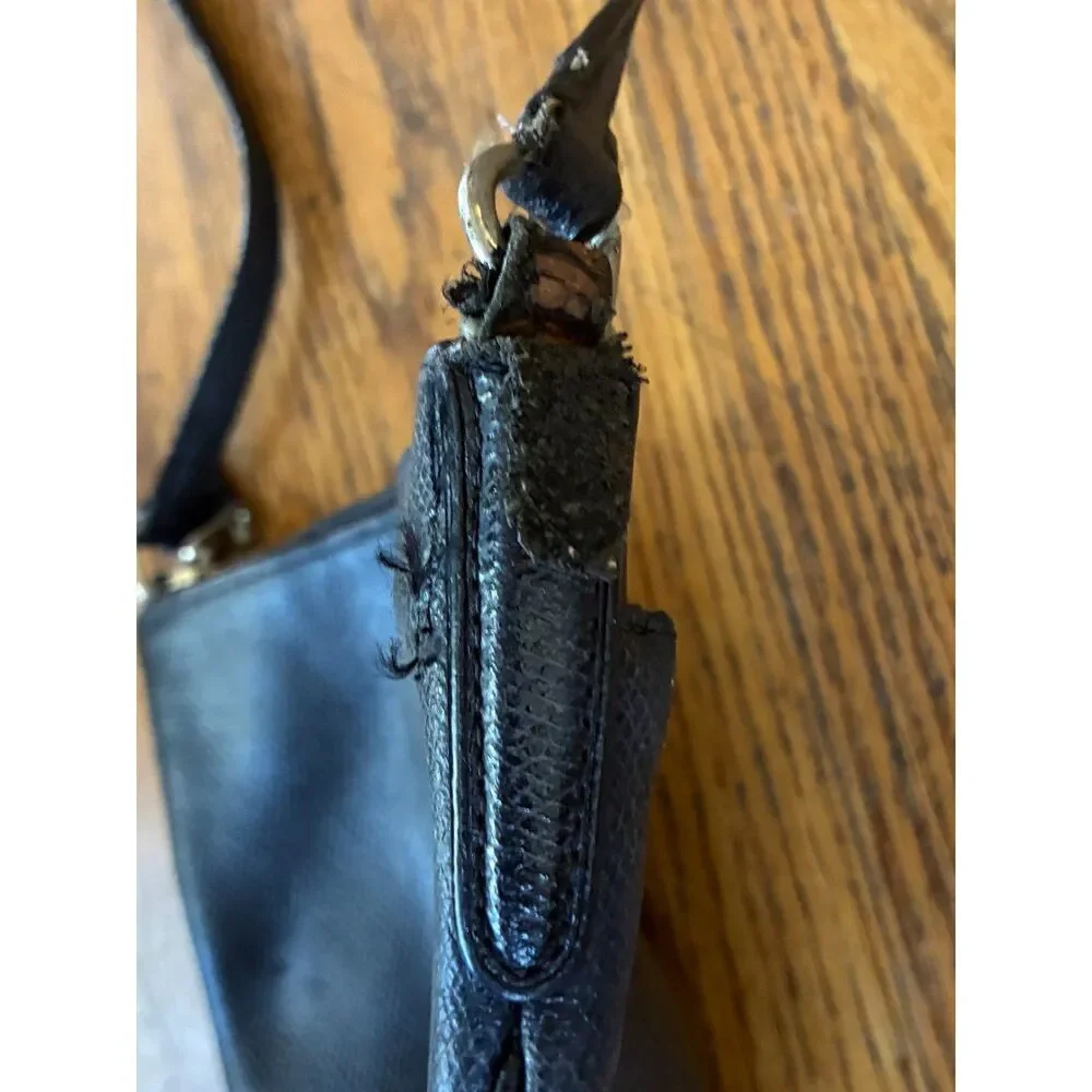 Vintage COACH Black Leather Crossbody Shoulder Handbag Bag  Women's Size Small